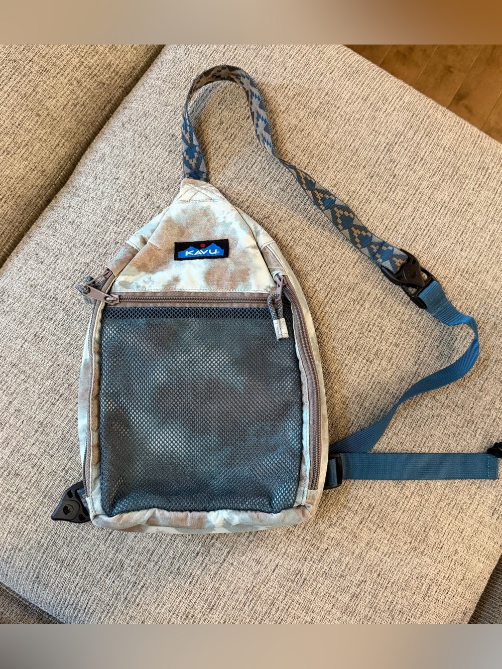 KAVU Yoho Sling Bag